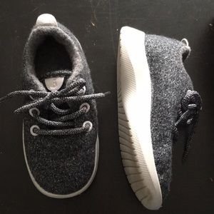 Smallbird 8 toddler shoes grey worn  once